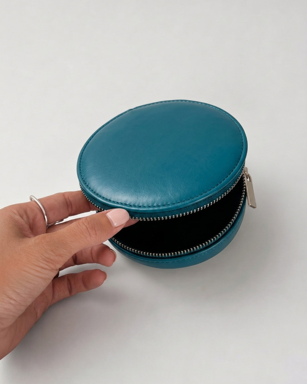 ALMITA - Leather accessory