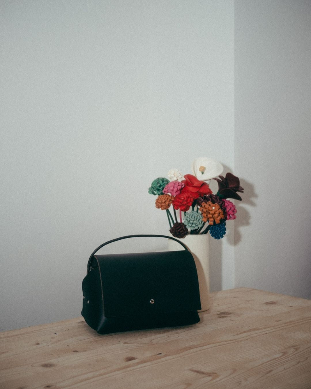 AMPARITO ORIGAMI - Bolso Piel