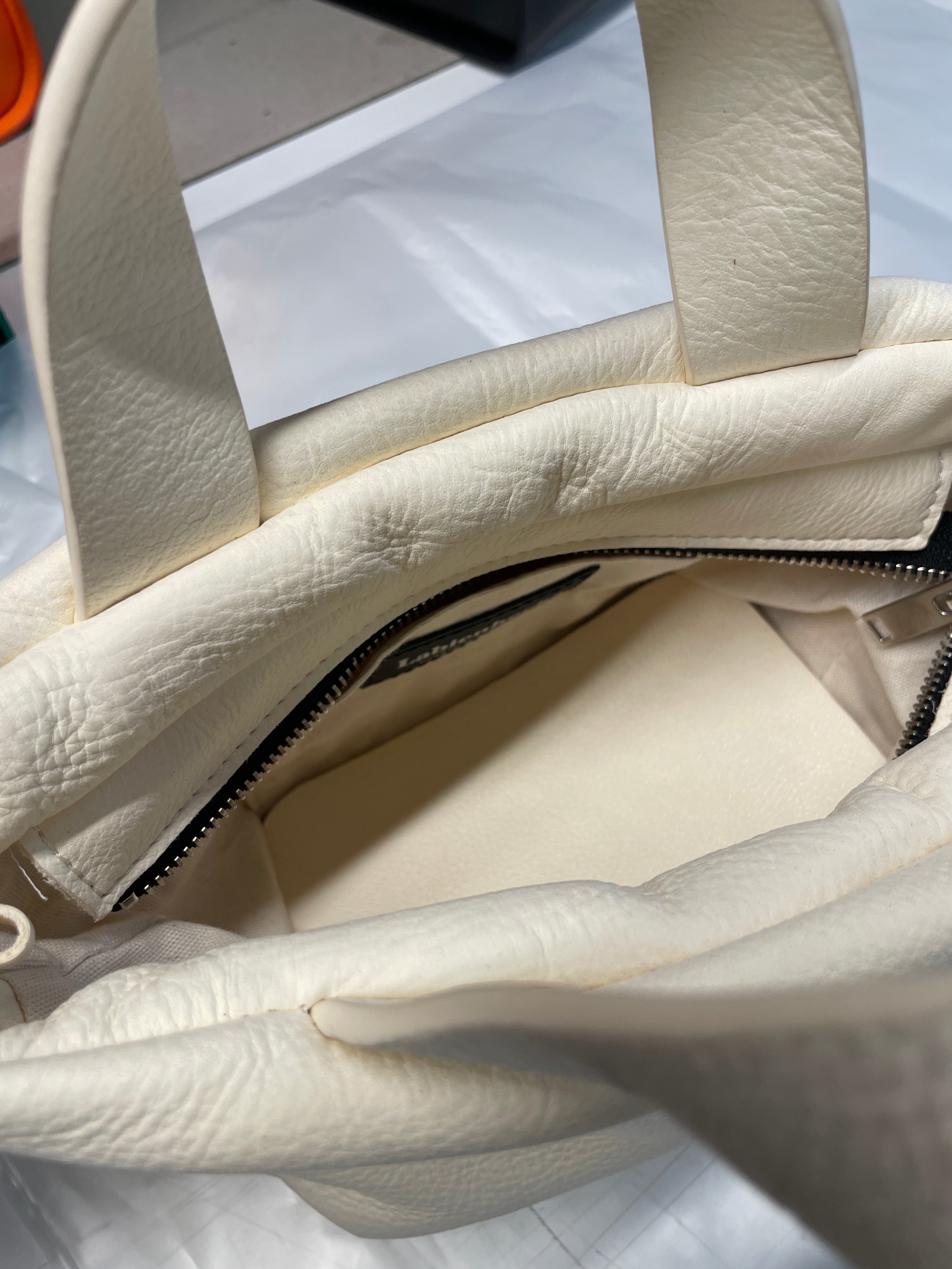 BOLSOS CON HISTORIA (RUPTURA) - JUANITA - Bolso Piel blanca (TARA)