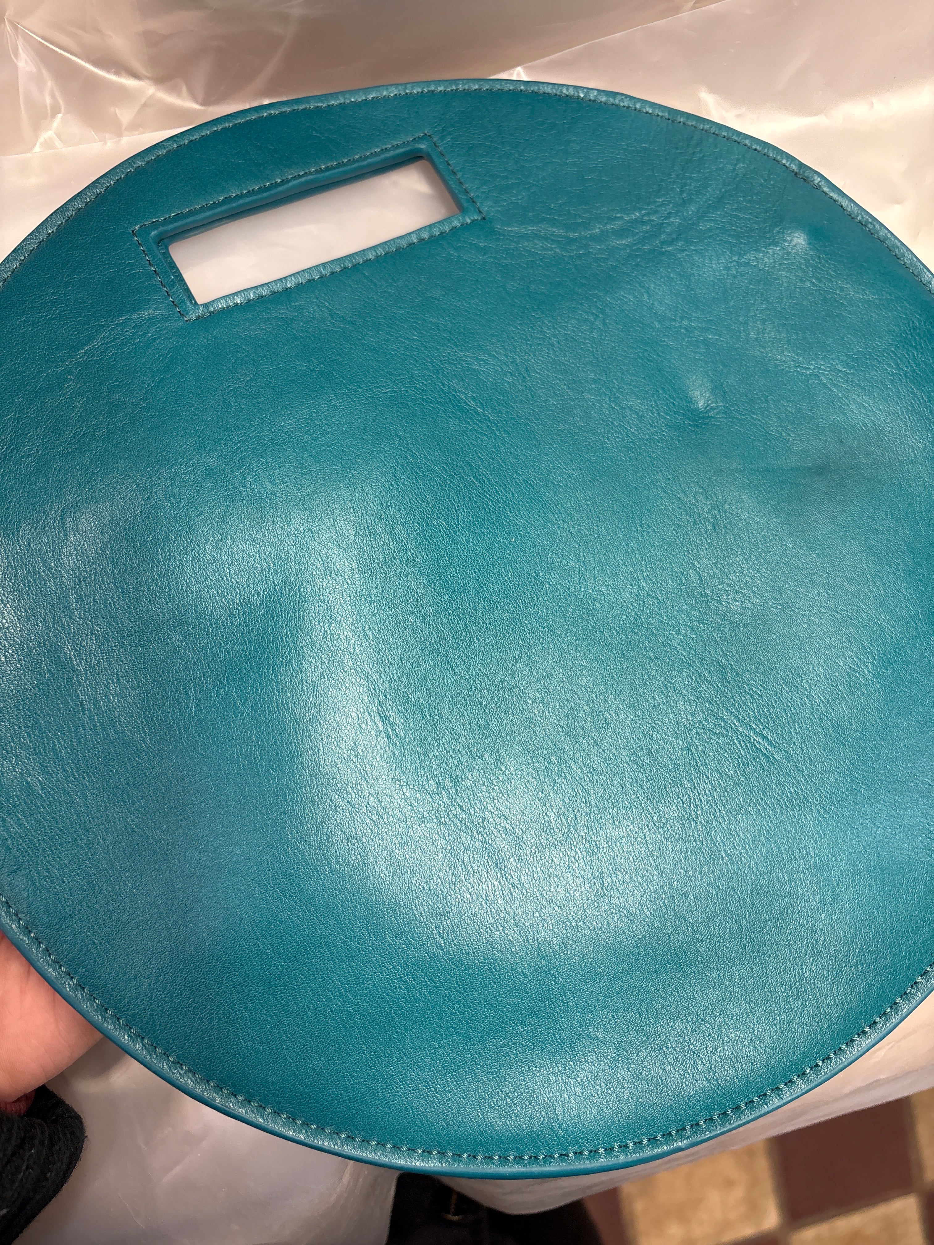 BOLSOS CON HISTORIA (RUPTURA) - Bolso Círculo Piel TARA - IRENE X OA