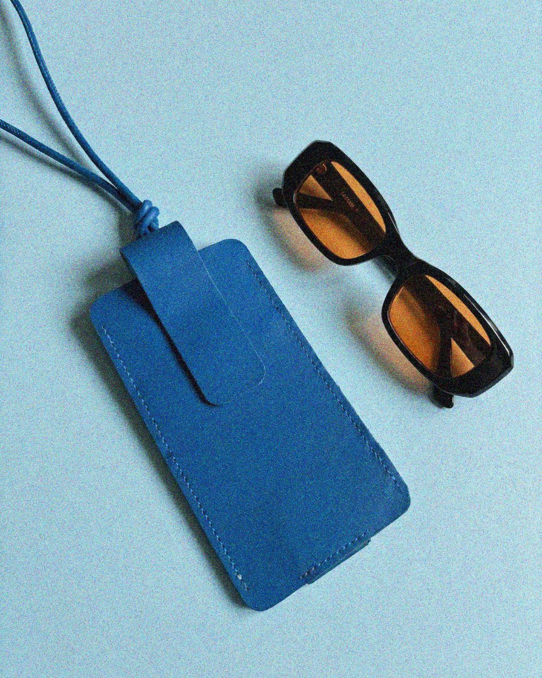THE DOUBLE C - "THE ESSENTIAL ONE" - GLASSES AND PHONE CASE