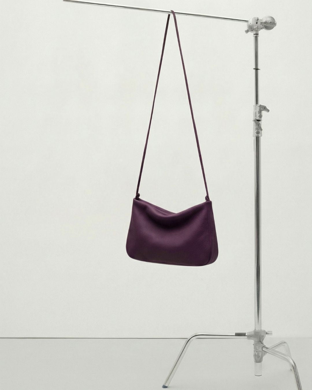 MariLoli - Bolso grande en piel con cordón SS26