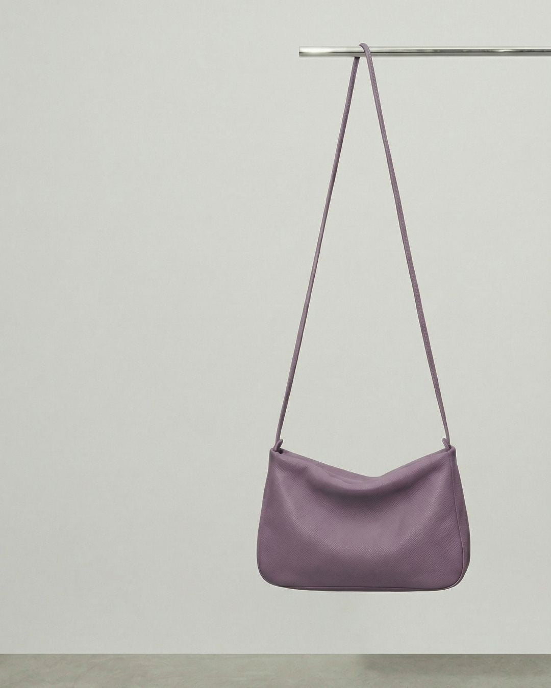 MariLoli - Bolso grande en piel con cordón SS26