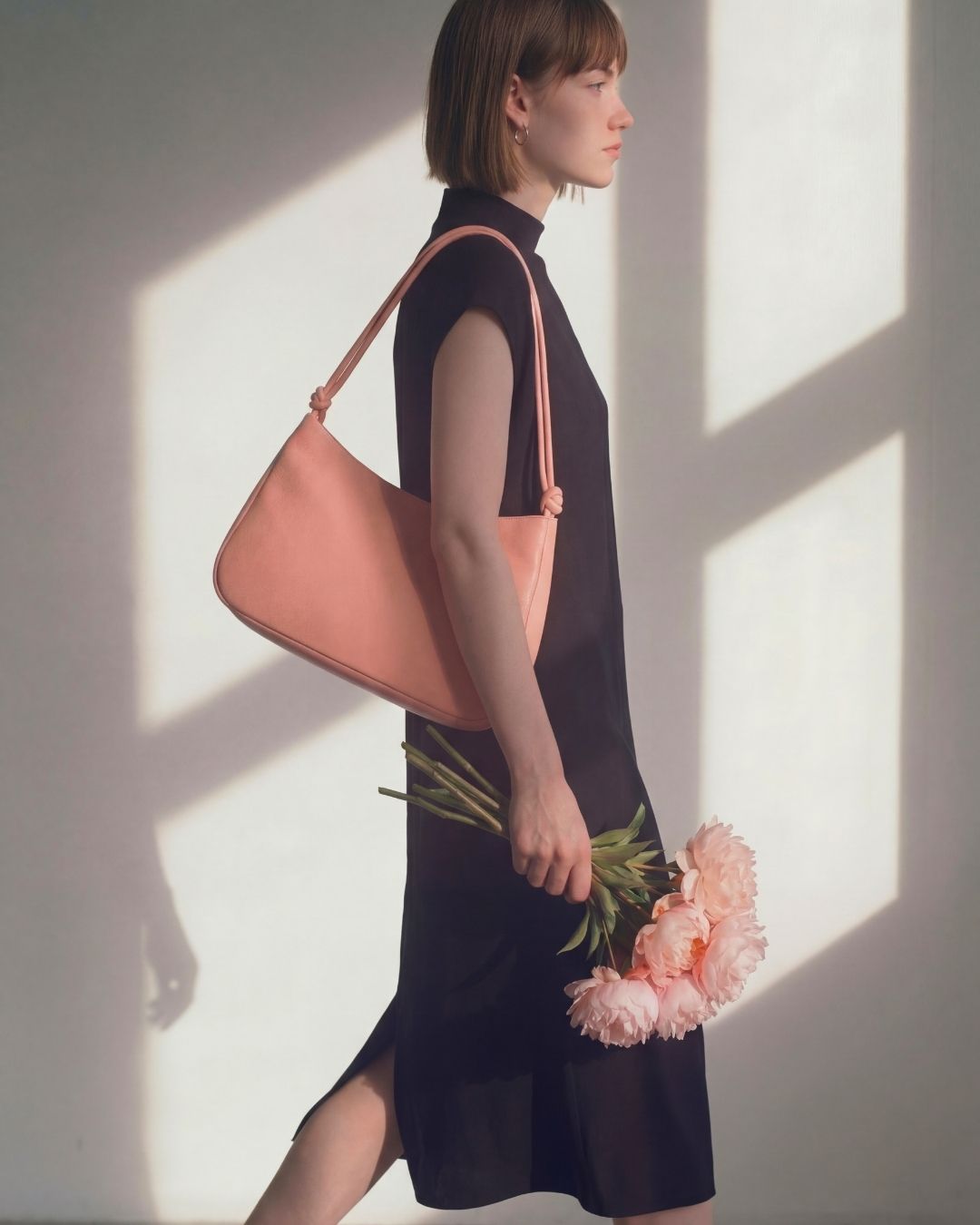 MariLoli - Bolso grande en piel con cordón SS26