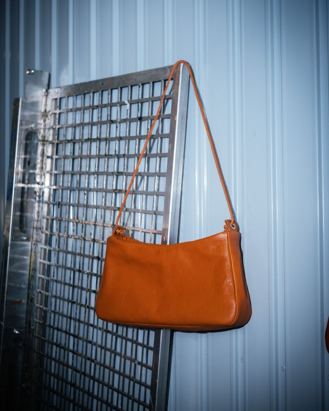 BOLSOS CON HISTORIA (RUPTURA) - Loli - Bolso mediano en piel con cordón (TARA)