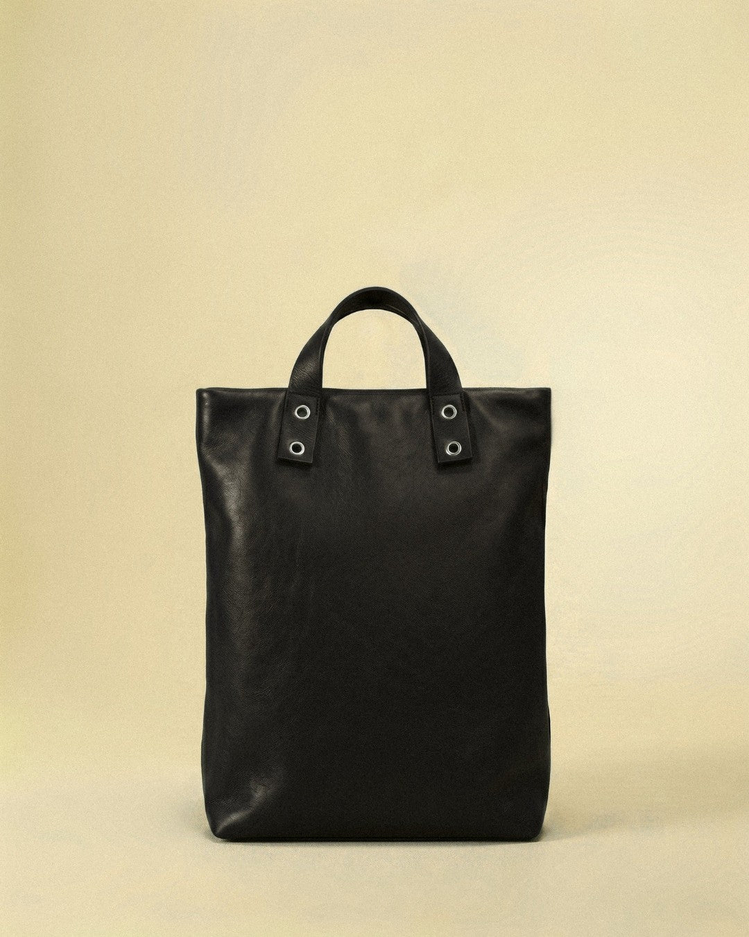 Mª Dolores - Mochila grande en piel
