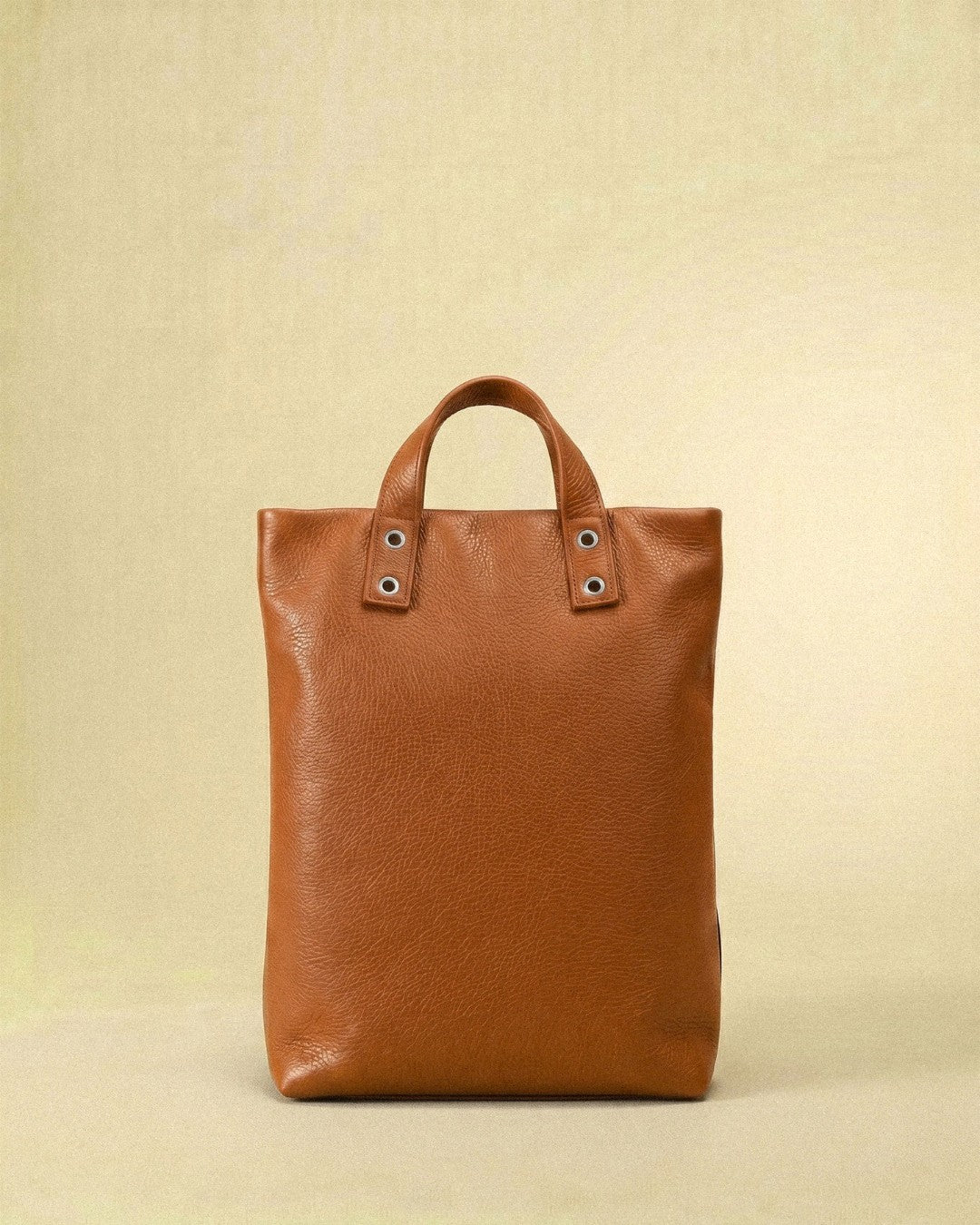 Mª Dolores - Mochila grande en piel