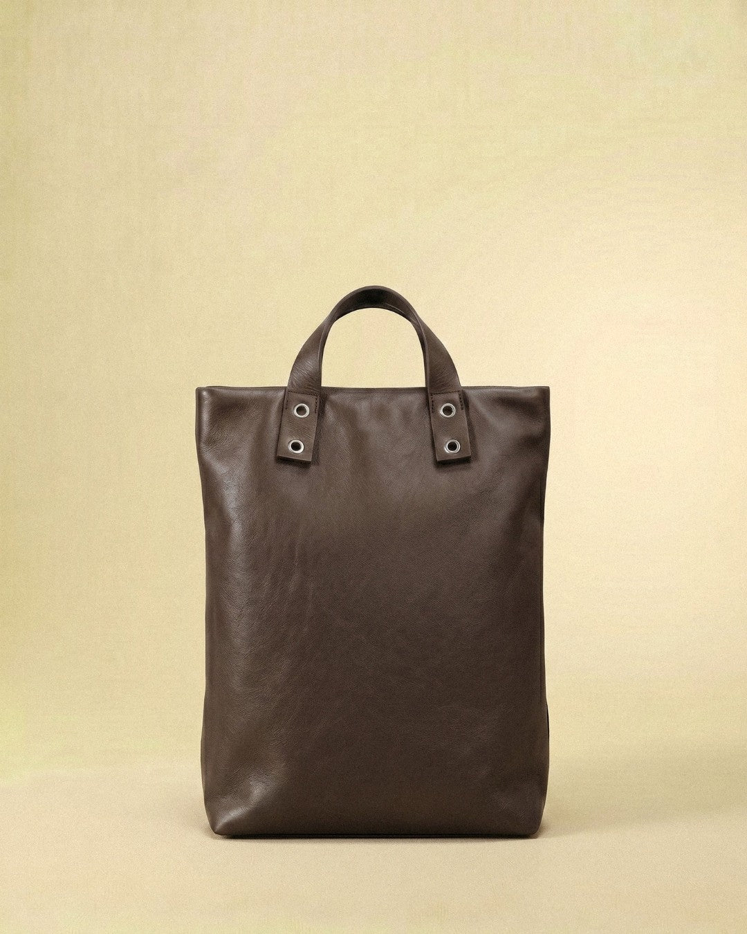Mª Dolores - Mochila grande en piel