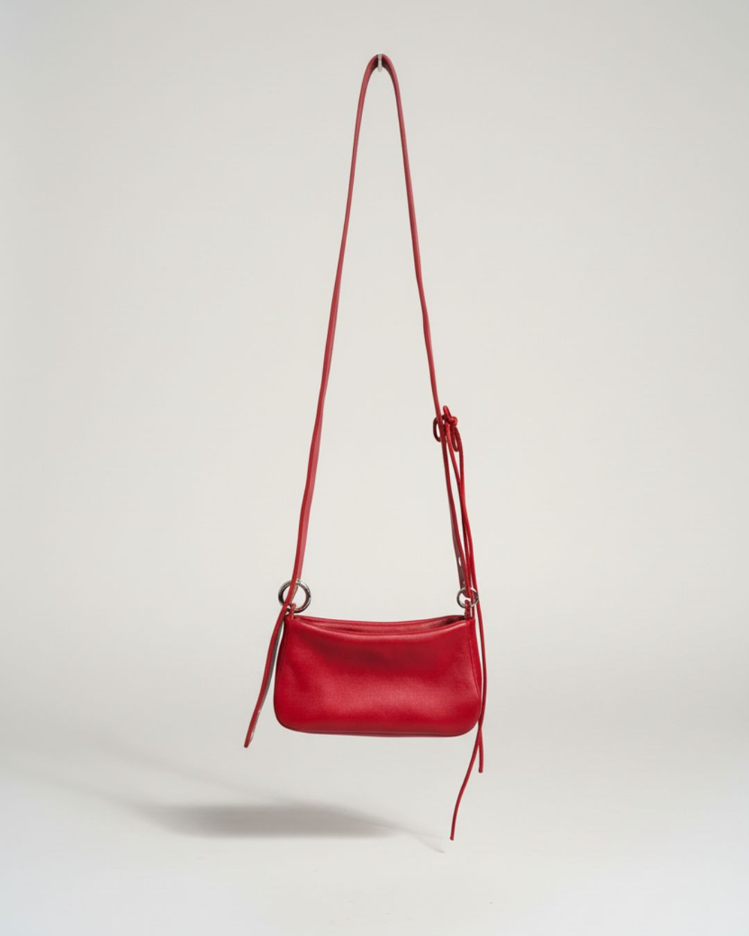 Lolita - Leather bag with strap and multiposition carabiners