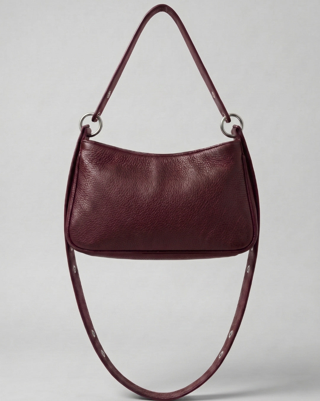 Loli - Medium leather handbag with strap and multiposition carabiners