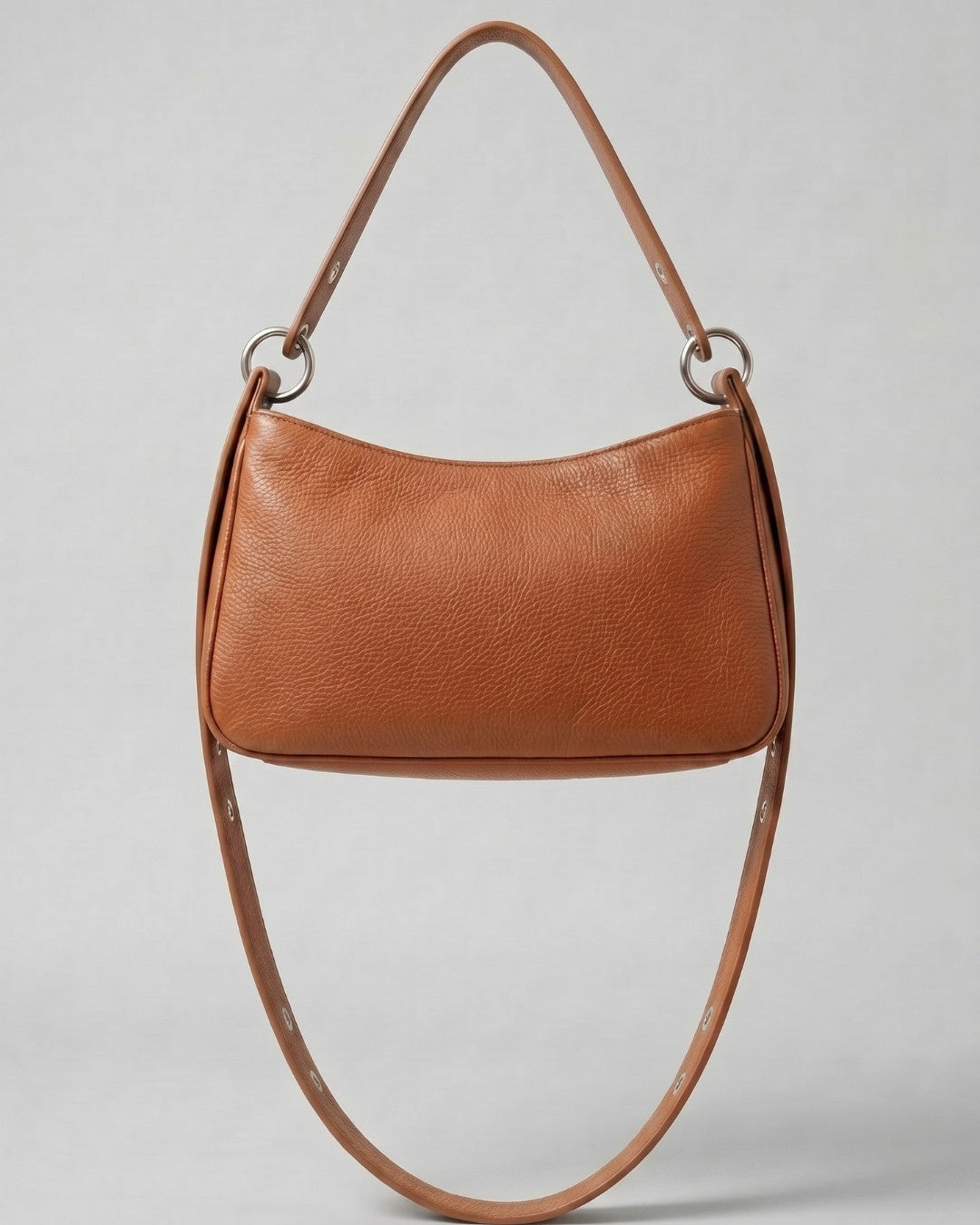 Loli - Medium leather handbag with strap and multiposition carabiners