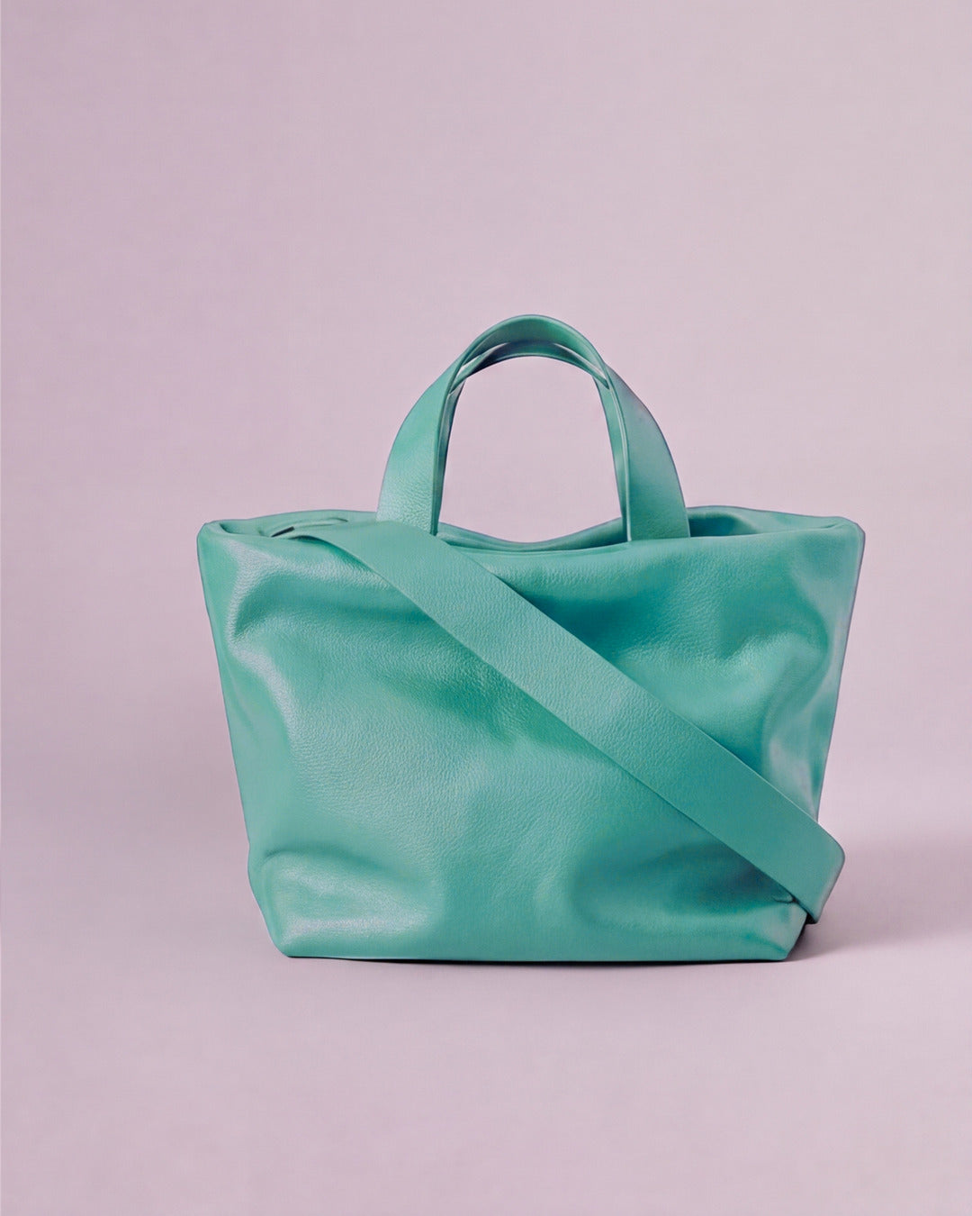 JUANI - Bolso en piel aguamarina — Labienhecha