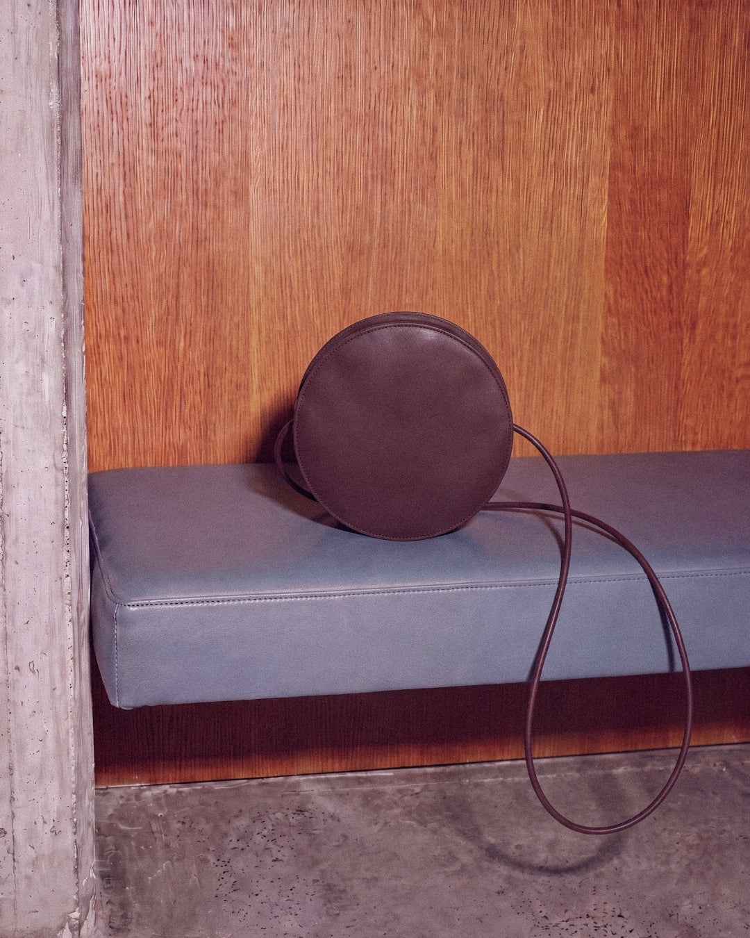Marcelina in Wine leather · LAS SEÑORAS campaign, round bag in vegetable-tanned leather handmade in Málaga · Labienhecha