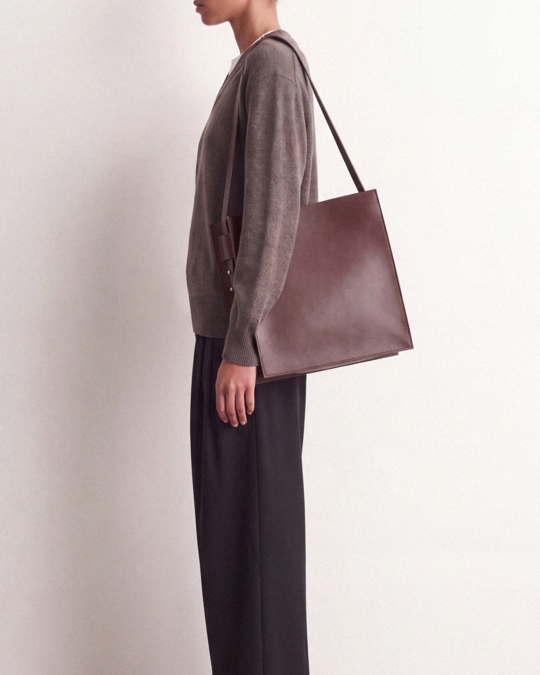 Sofía Madre in Chocolate leather · large bag in vegetable-tanned leather, handmade in Málaga · Labienhecha