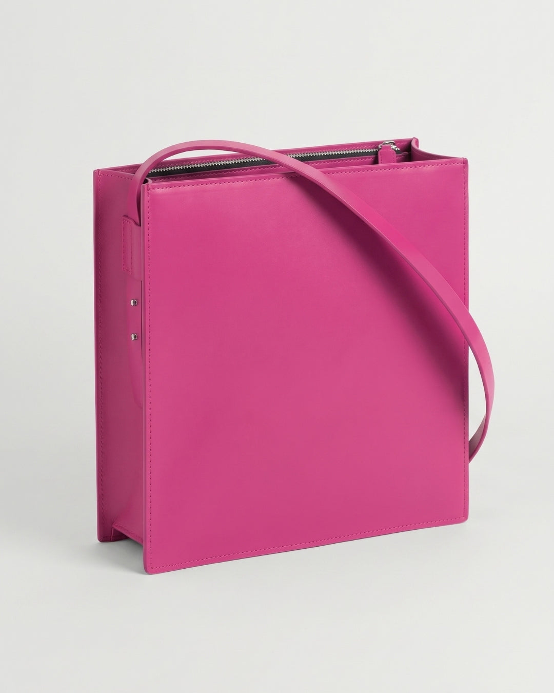 Sofía Madre in Strawberry leather · large bag in vegetable-tanned leather, handmade in Málaga · Labienhecha