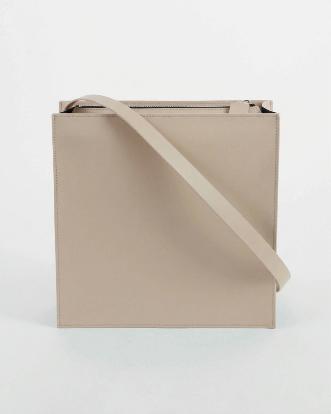 Sofía Madre in Pearl Gray leather · large bag in vegetable-tanned leather, handmade in Málaga · Labienhecha