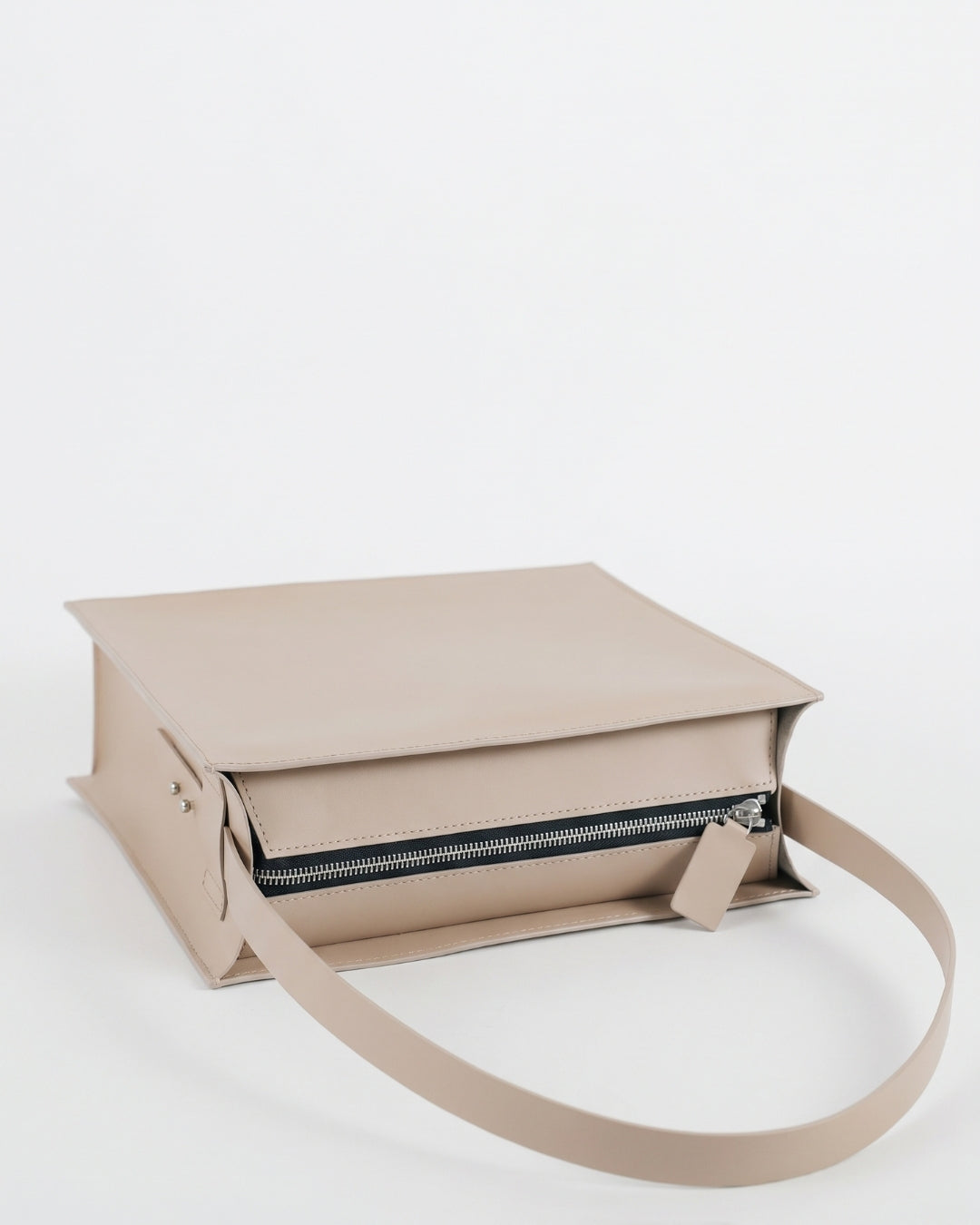 Sofía Madre in Pearl Gray leather · large bag in vegetable-tanned leather, handmade in Málaga · Labienhecha