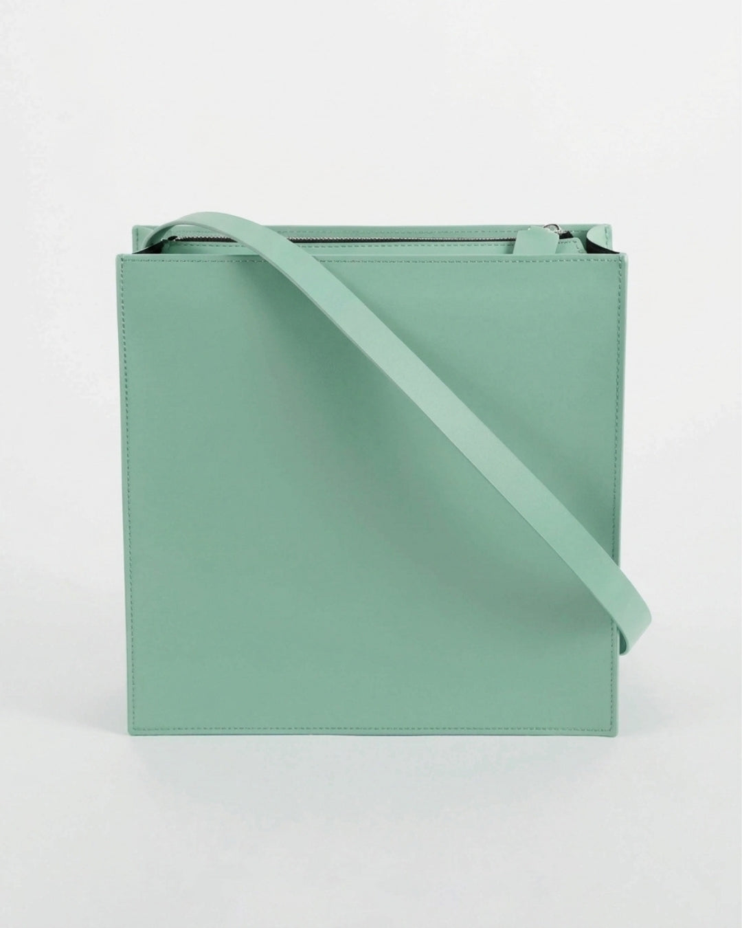 Sofía Madre in Jade leather · large bag in vegetable-tanned leather, handmade in Málaga · Labienhecha