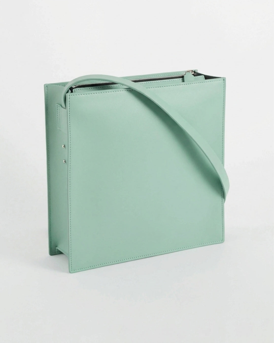 Sofía Madre in Jade leather · large bag in vegetable-tanned leather, handmade in Málaga · Labienhecha