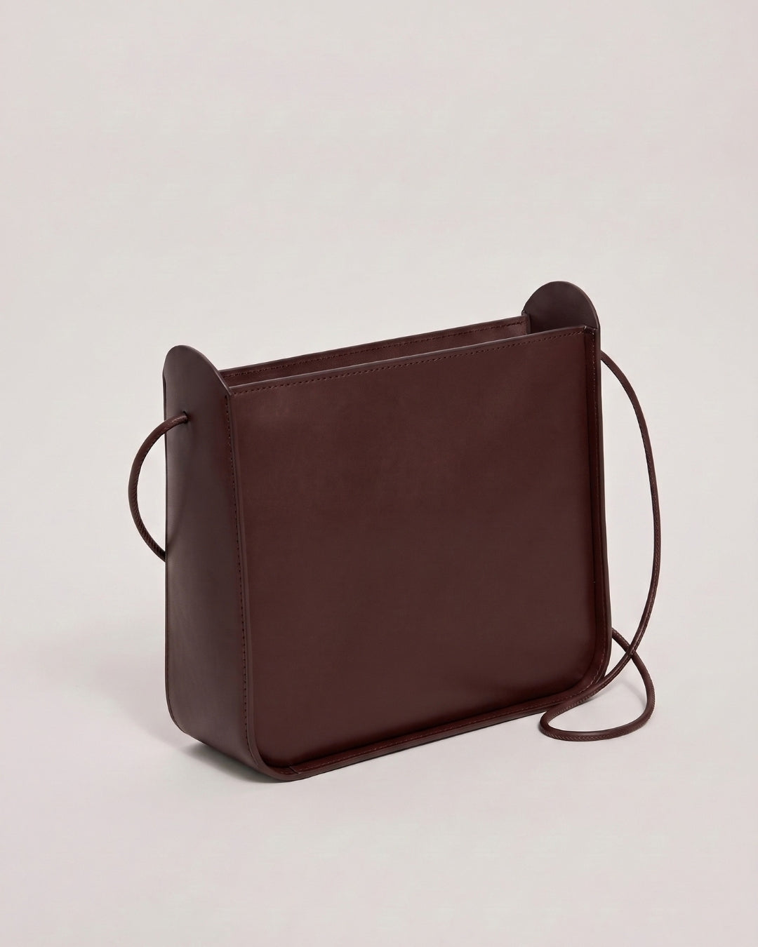 Ximena in Chocolate leather · medium bag in vegetable-tanned leather, handmade in Málaga · Labienhecha