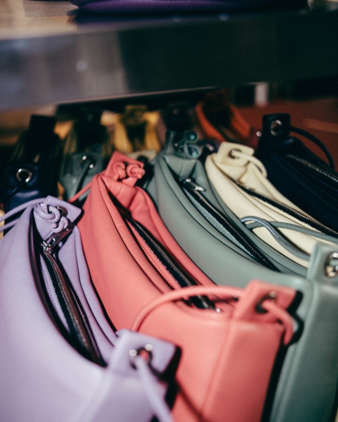 Loli - Bolso mediano en piel con cordón SS26