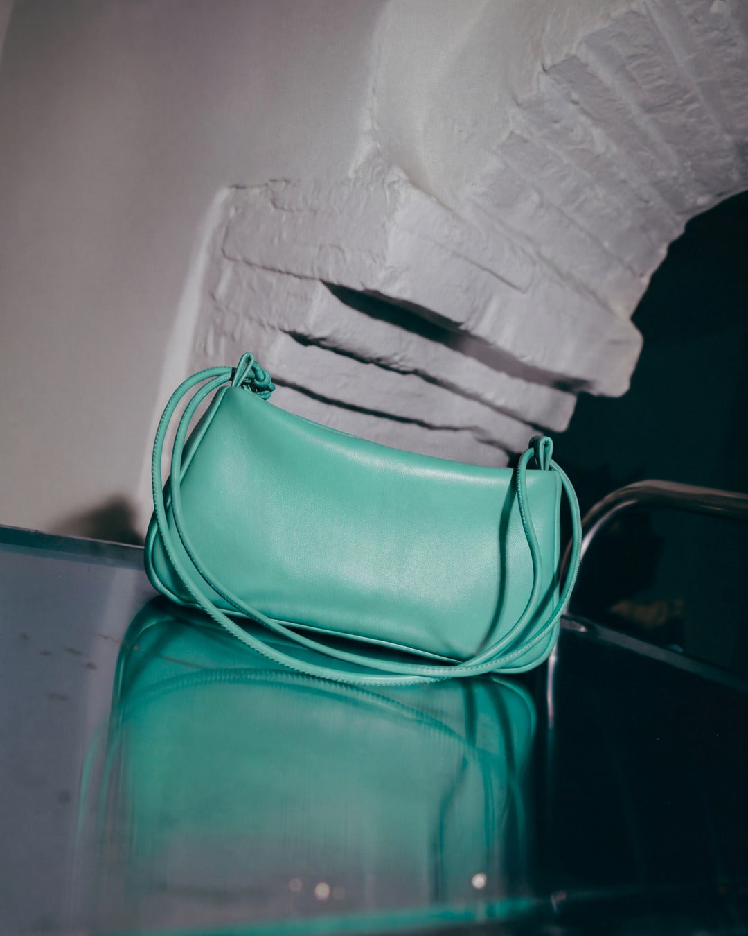 LOLITA · Bolso en piel con cordón Aguamarina Hidro · Labienhecha