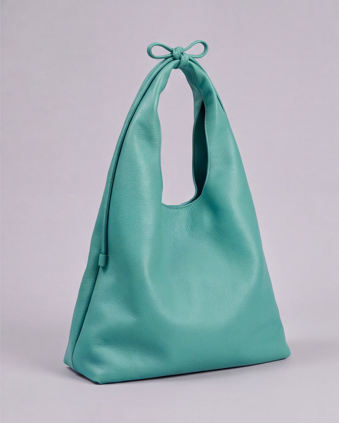 MariLoles - Bolso grande XL en piel aguamarina con broche imán — Labienhecha