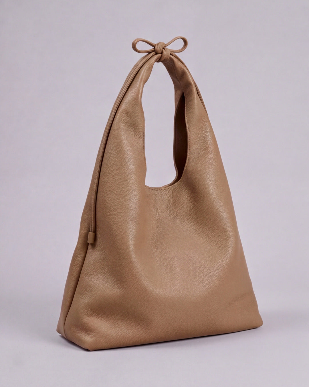 MariLoles - Bolso grande XL en piel arena oscuro con broche imán — Labienhecha