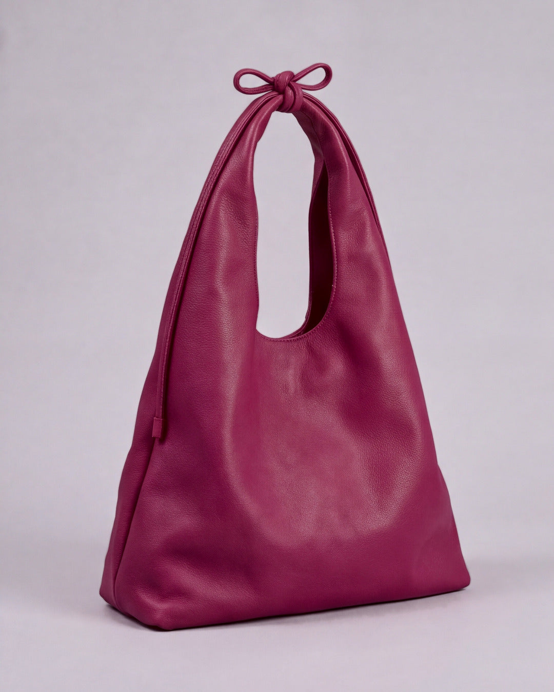 MariLoles - Bolso grande XL en piel frambuesa con broche imán — Labienhecha