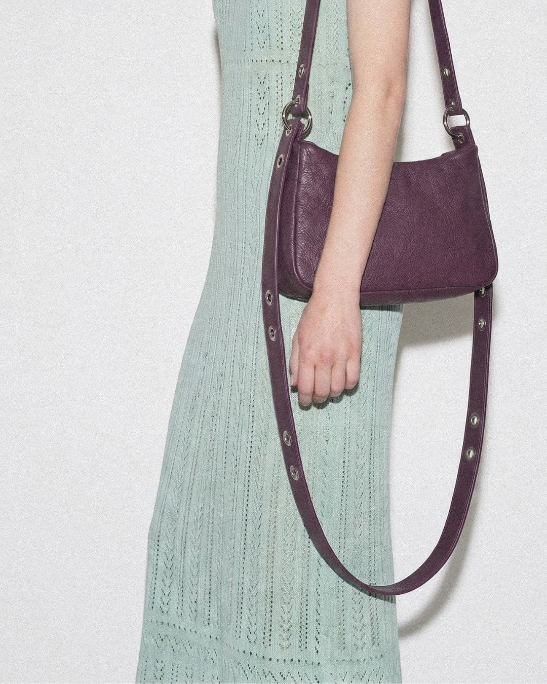 MariLoli - Large leather handbag with strap and multiposition carabiners