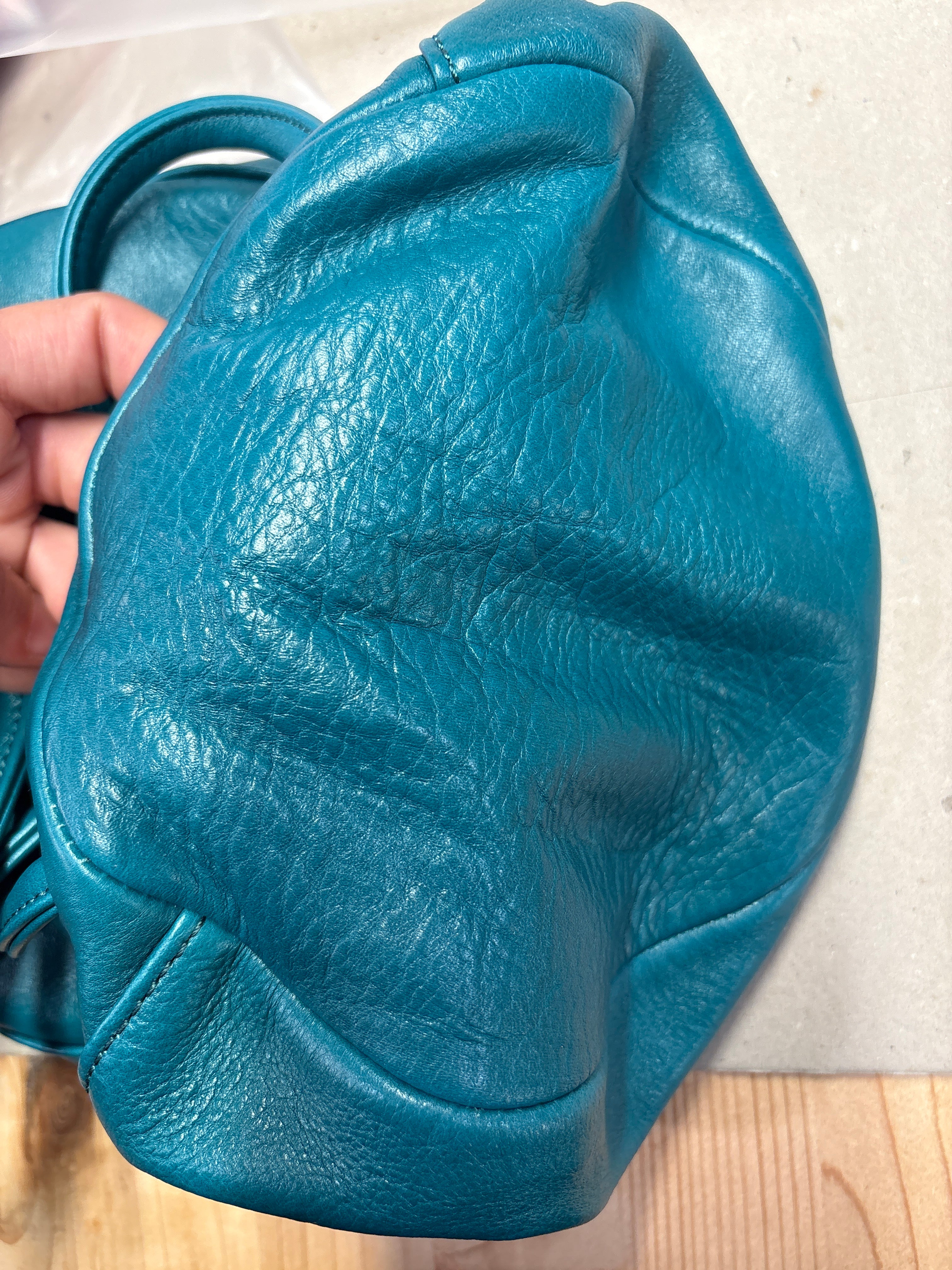 BOLSOS CON HISTORIA (RUPTURA) - IRENE (La Bebé) - Mini Mochila Piel TARA