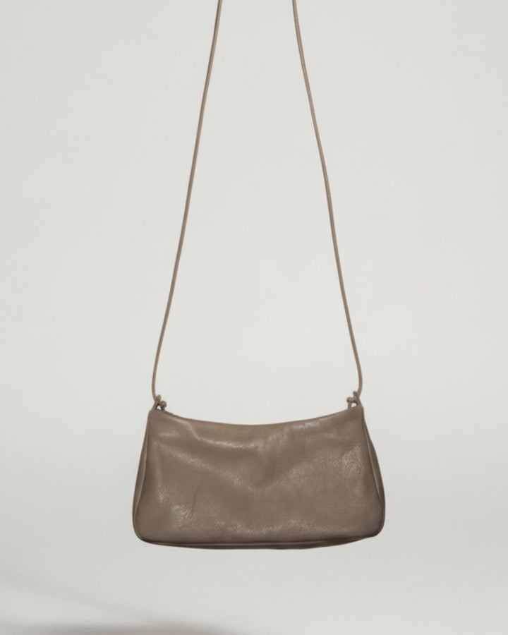 Loli - Medium leather drawstring handbag
