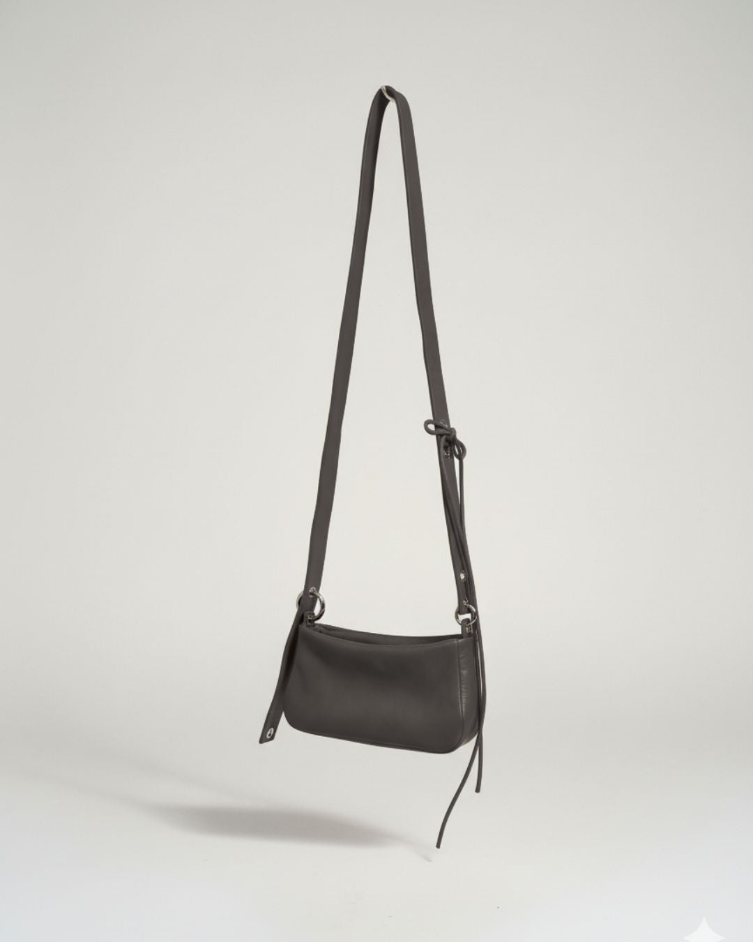 Lolita - Leather bag with strap and multiposition carabiners