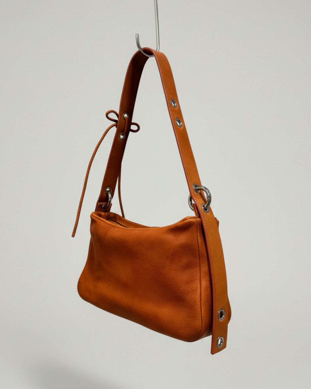 MariLoli - Bolso grande en piel con correa y mosquetones multiposición