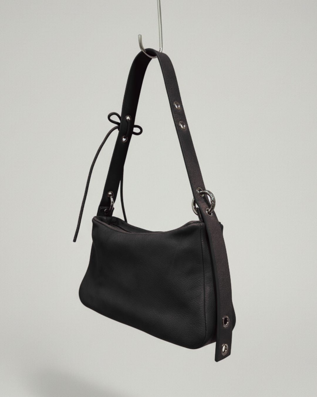 MariLoli - Bolso grande en piel con correa y mosquetones multiposición