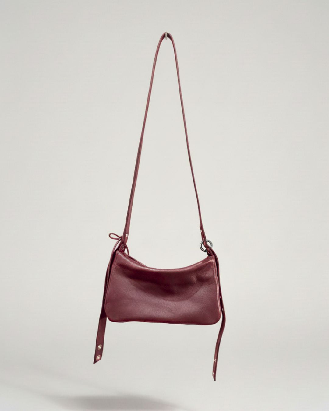 MariLoli - Bolso grande en piel con correa y mosquetones multiposición