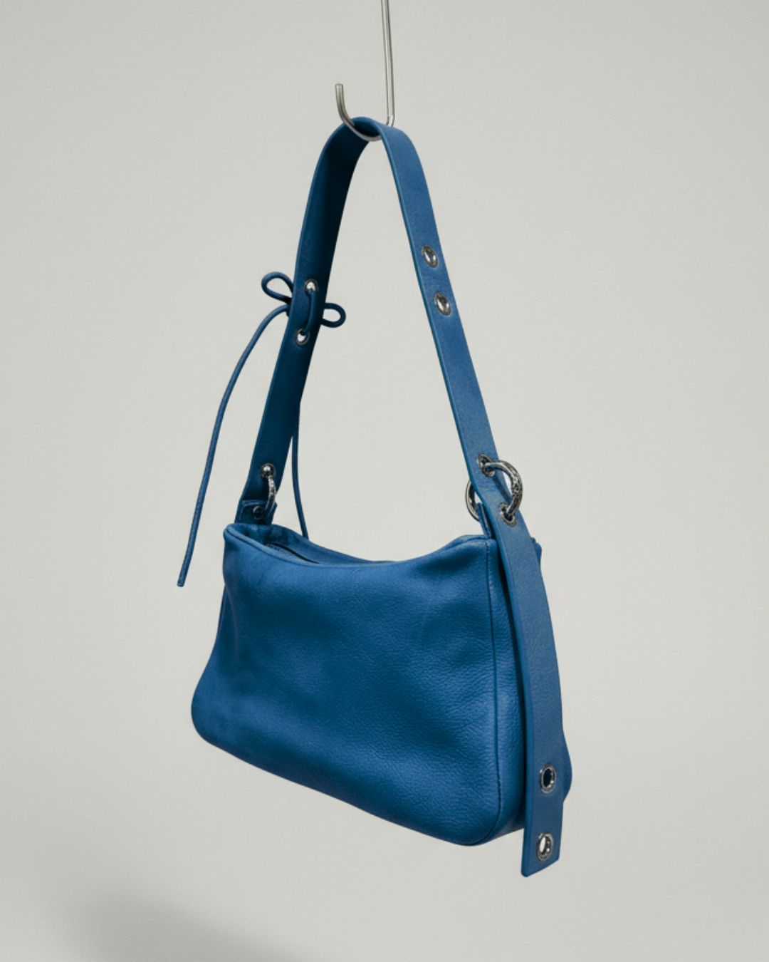 MariLoli - Bolso grande en piel con correa y mosquetones multiposición