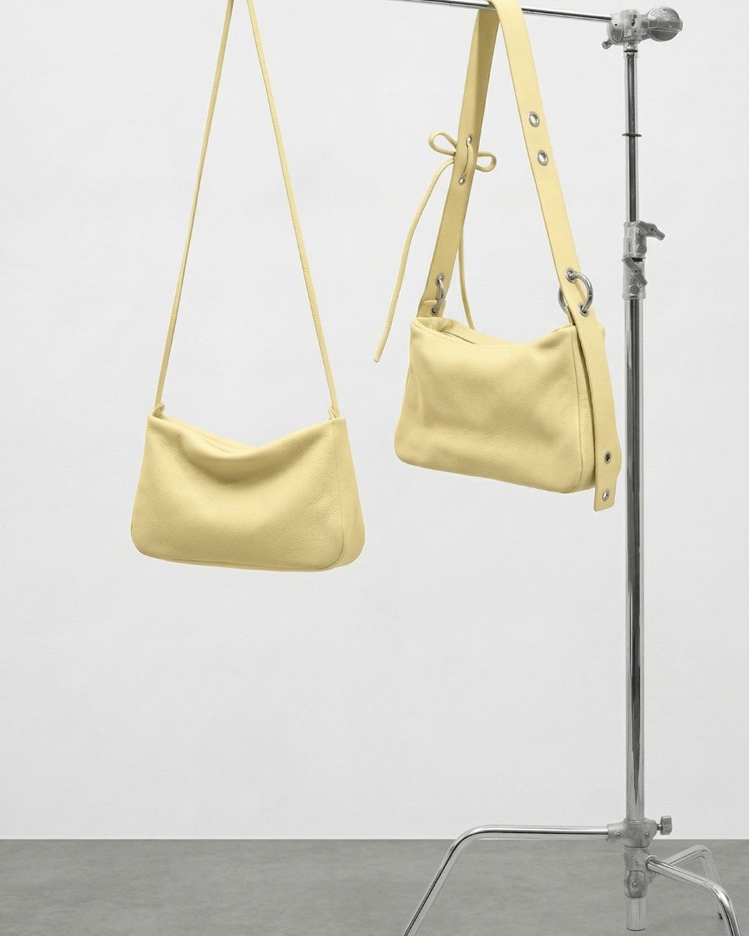 MariLoli - Bolso grande en piel con cordón SS26