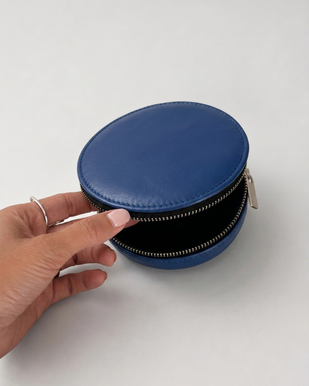 ALMITA - Leather accessory