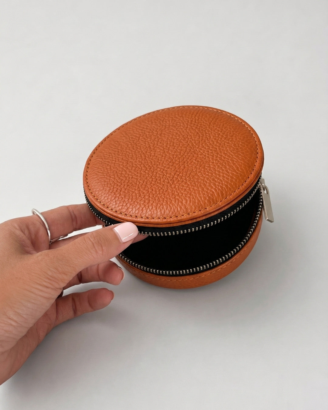 ALMITA - Leather accessory