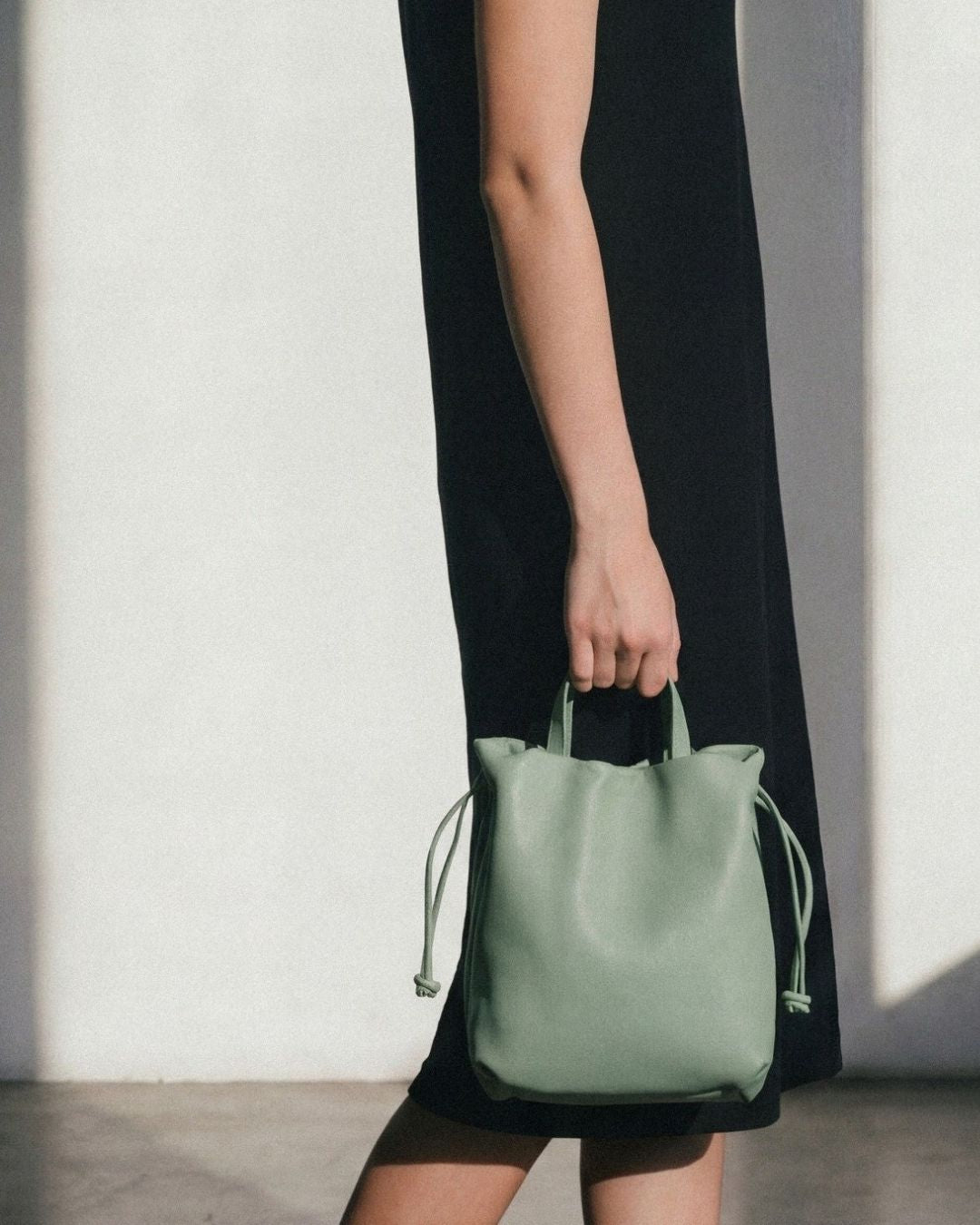 ÁNGELA - Bolso Bombonera Piel SS26