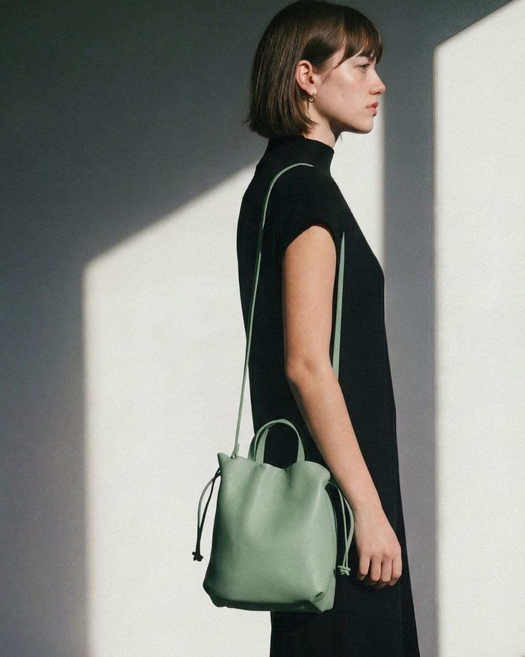 ÁNGELA - Bolso Bombonera Piel SS26