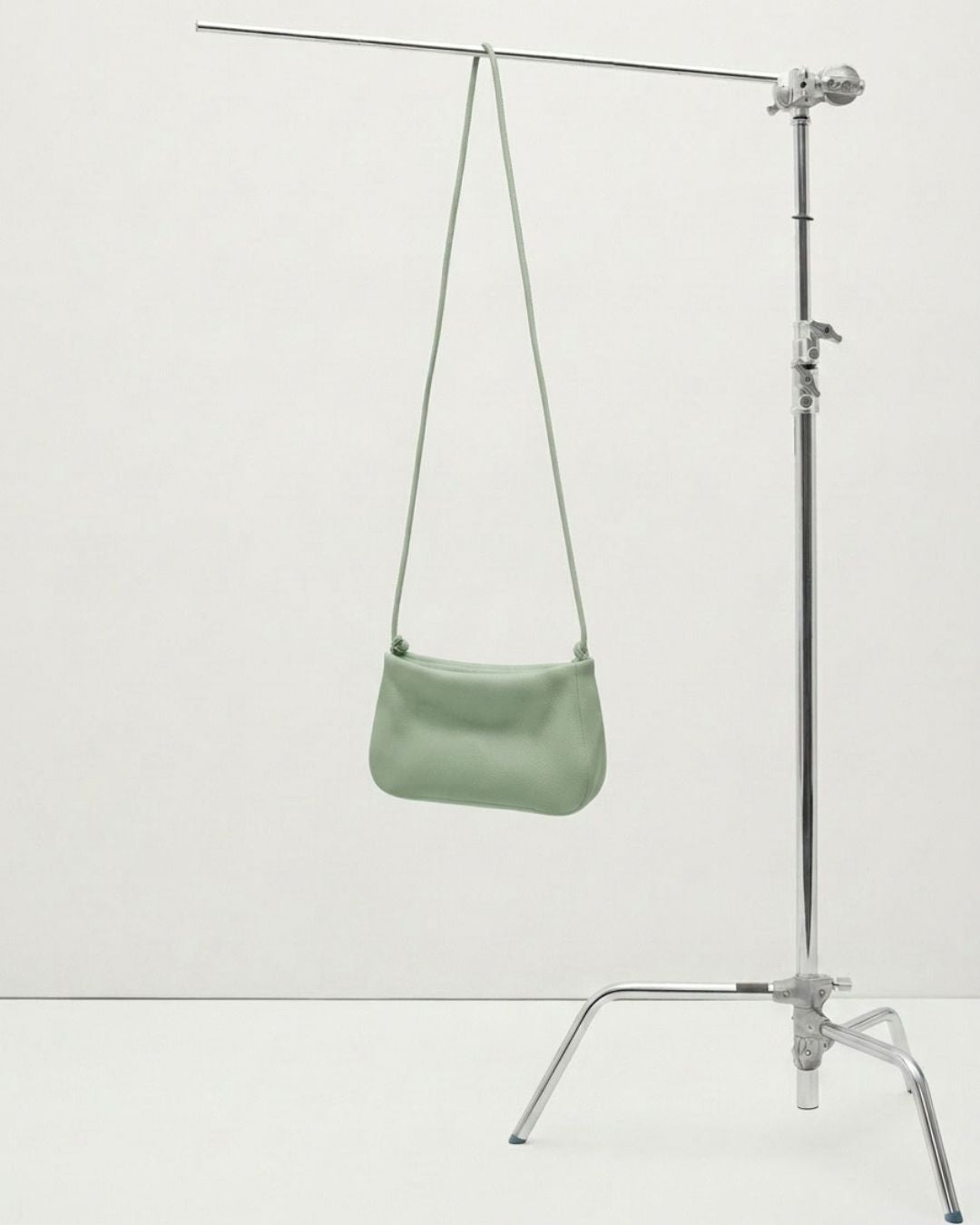 Loli - Bolso mediano en piel con cordón SS26