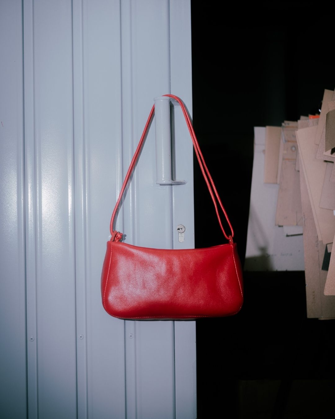 Lolita - Leather bag with strap and multiposition carabiners
