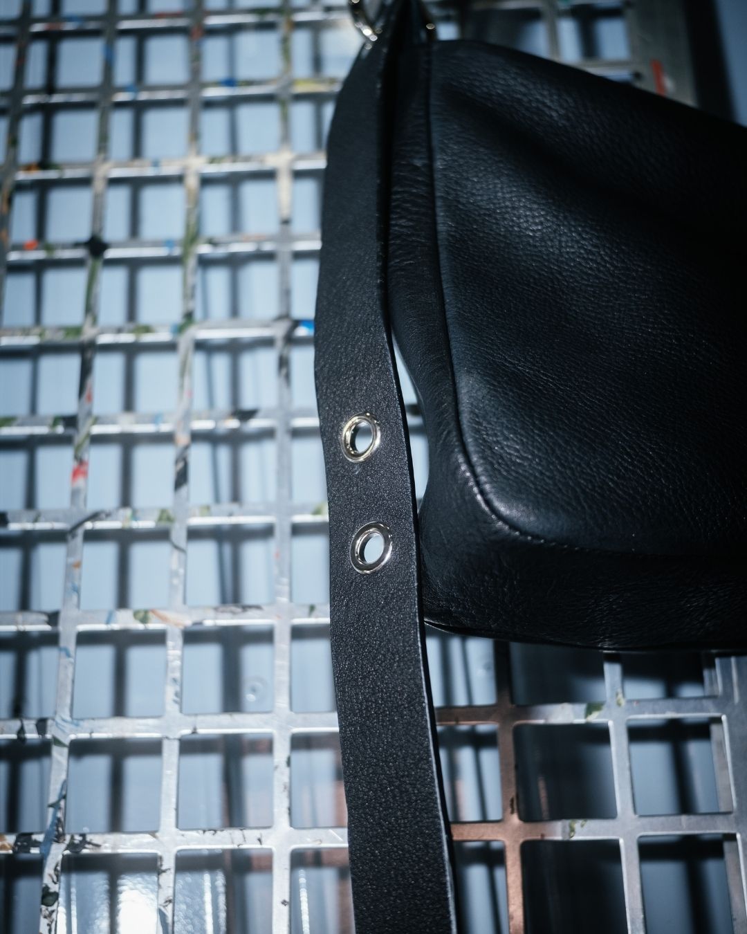 MariLoli - Bolso grande en piel con correa y mosquetones multiposición