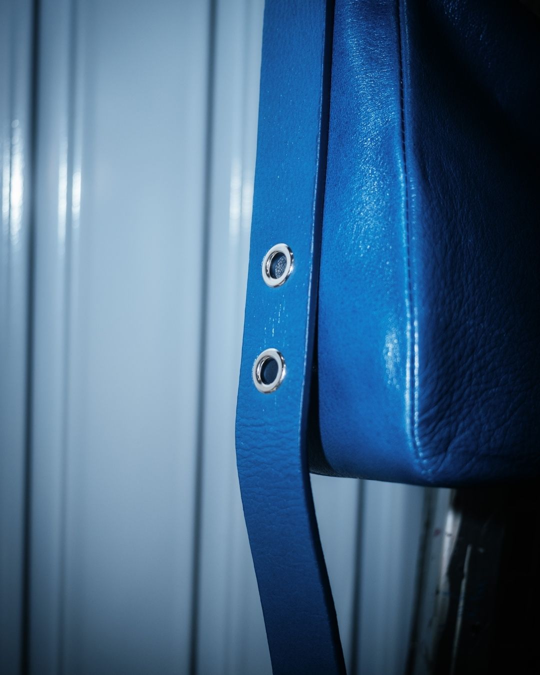 MariLoli - Bolso grande en piel con correa y mosquetones multiposición