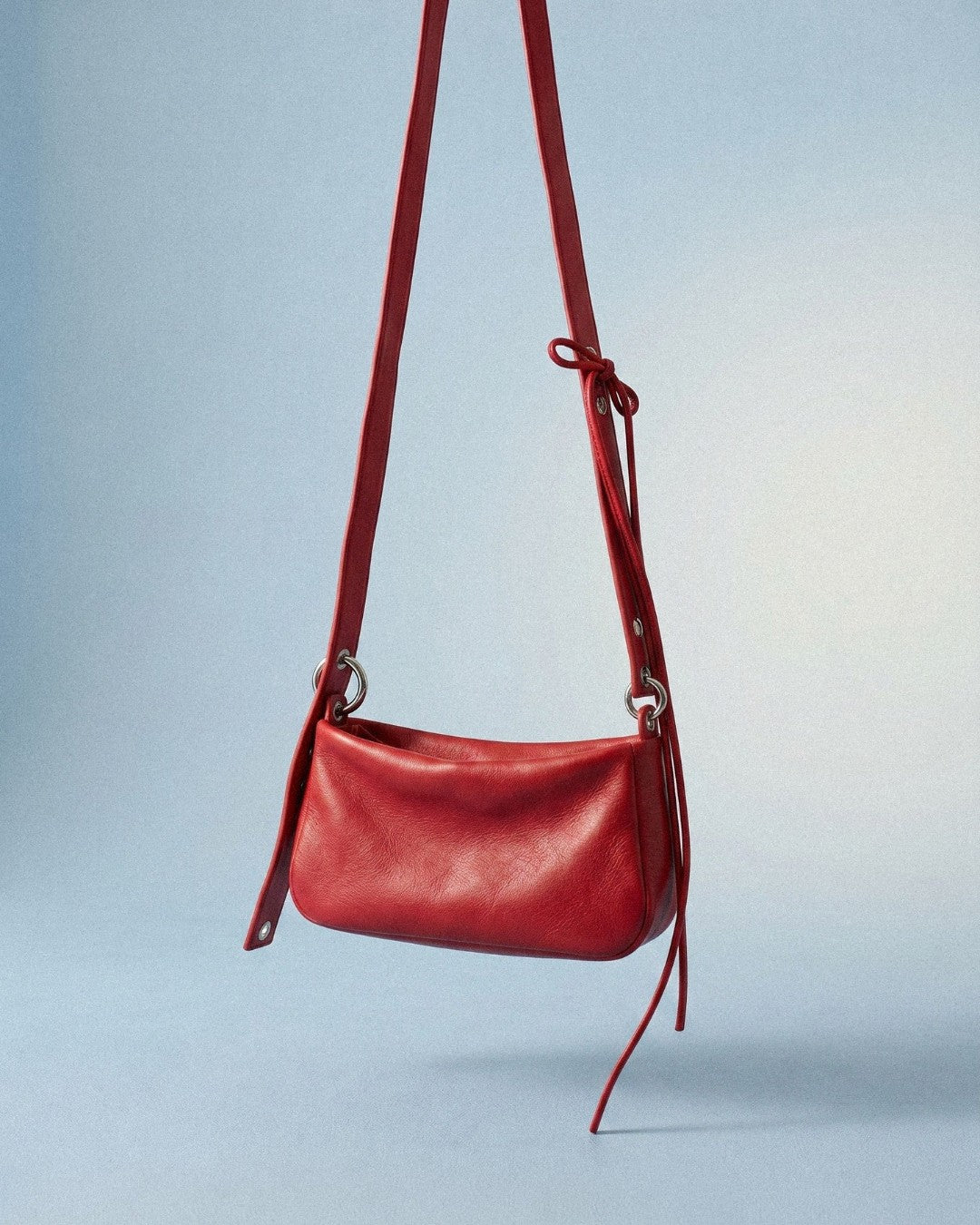 Lolita - Leather bag with strap and multiposition carabiners