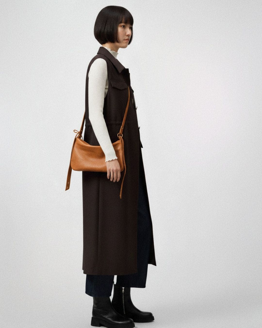 Loli - Bolso mediano en piel con correa y mosquetones multiposición