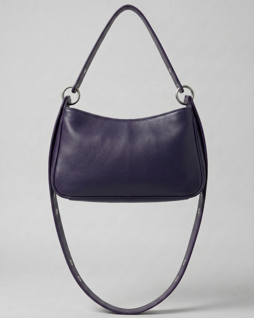 Loli - Medium leather handbag with strap and multiposition carabiners