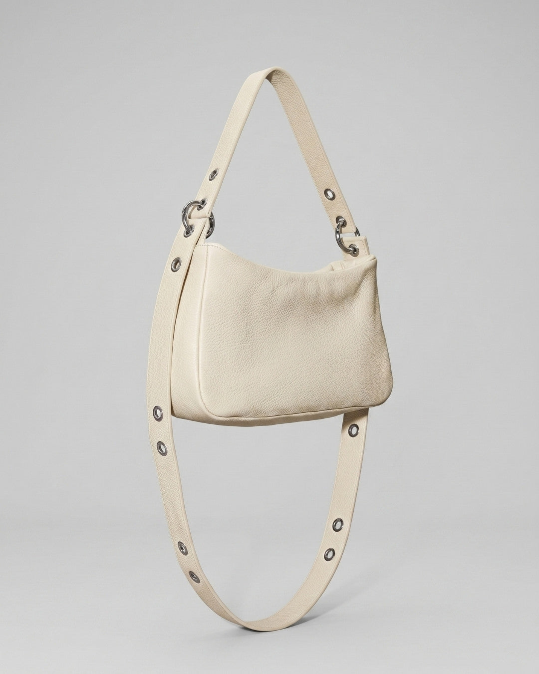 Loli - Medium leather handbag with strap and multiposition carabiners